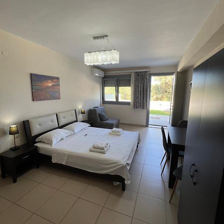 Bivas Apartments Liménas Eksteriør bilde