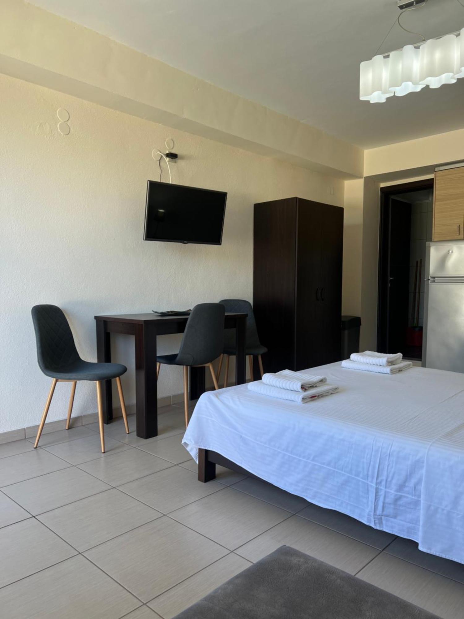 Bivas Apartments Liménas Eksteriør bilde